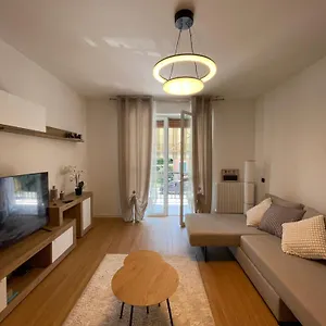 https://apt-miramonti-house.it-lombardy.com